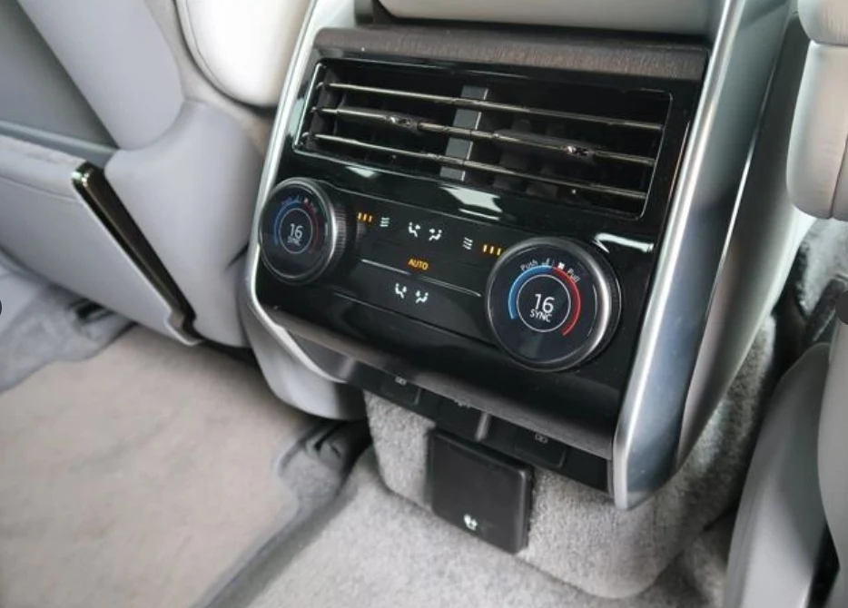 2024 Range Rover P615 SV SWB 4.4 — range-rover-2024-03-p615-swb photo 3